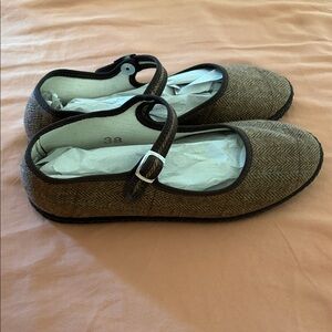 NEW ViBi Venezia Women’s Mary Jane Flats